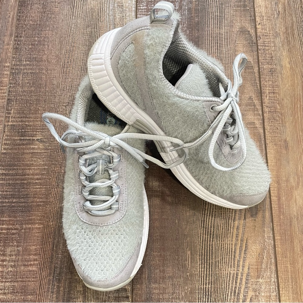 OrthoFeet wool walking shoes